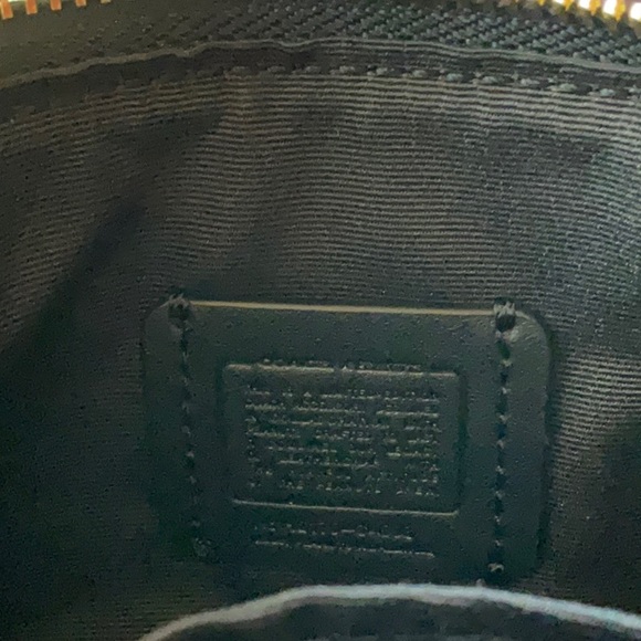 COACH X PEANUTS CORNER ZIP WRISTLET WITH WOODSTOCK PRINT - Picture 14 of 15